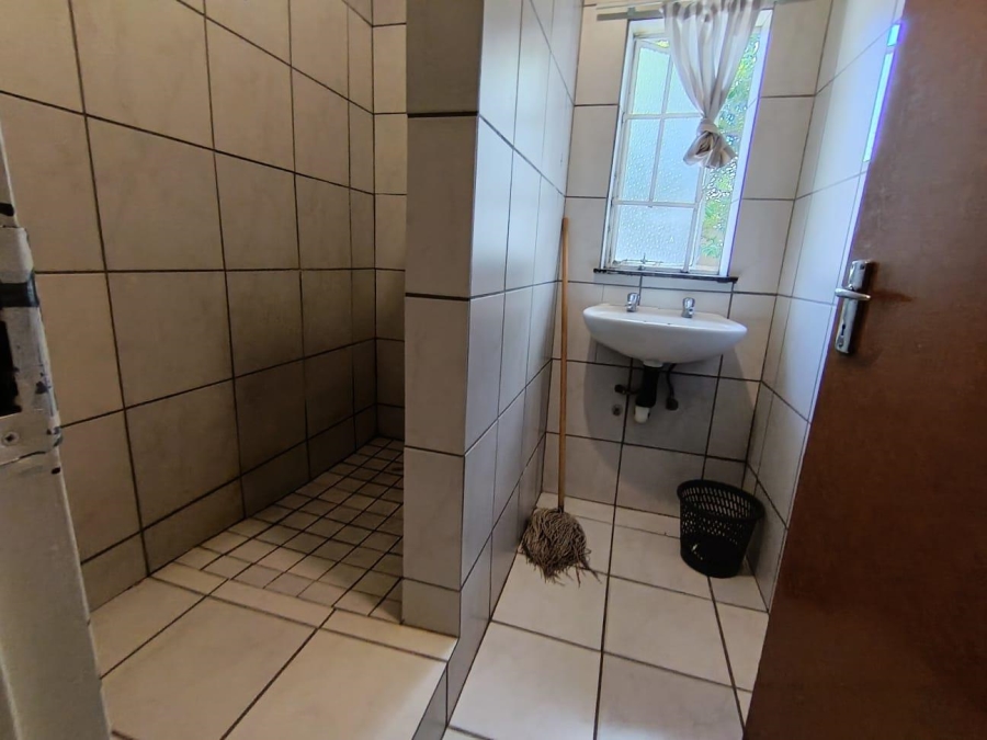 8 Bedroom Property for Sale in Brandwag Free State